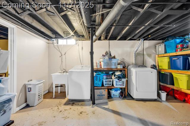 Builiding view forty three for 11401 Anna Lisa, Sterling Heights, MI. 48312