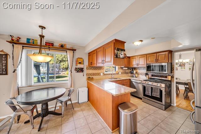 Builiding view nineteen for 11401 Anna Lisa, Sterling Heights, MI. 48312