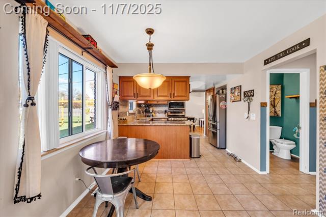 Builiding view twenty one for 11401 Anna Lisa, Sterling Heights, MI. 48312