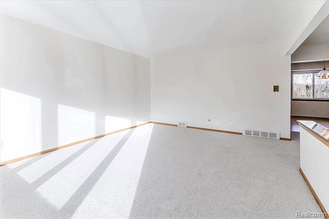 Builiding view seven for 11503 Anna Lisa, Sterling Heights, MI. 48312