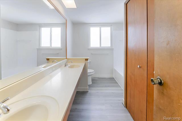 Builiding view thirty three for 11503 Anna Lisa, Sterling Heights, MI. 48312