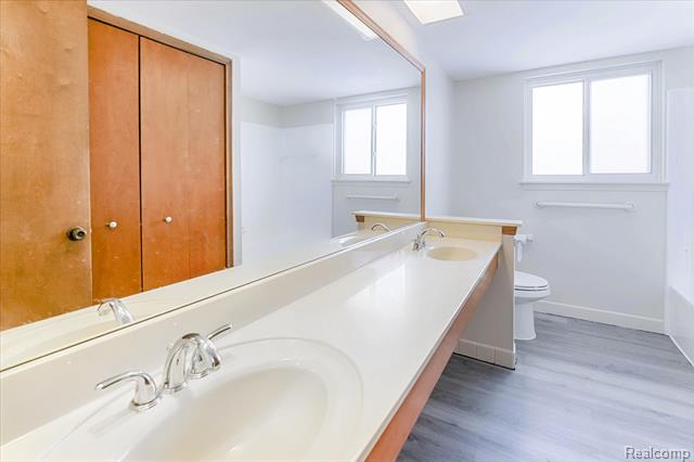 Builiding view thirty two for 11503 Anna Lisa, Sterling Heights, MI. 48312