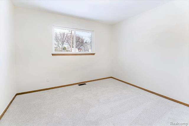 Builiding view thirty for 11503 Anna Lisa, Sterling Heights, MI. 48312