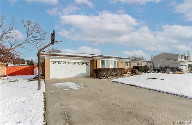 Builiding view two for 11503 Anna Lisa, Sterling Heights, MI. 48312