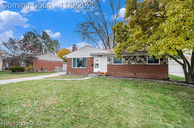 Builiding view one for 12416 Greenway, Sterling Heights, MI. 48312