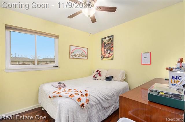 Builiding view ten for 12416 Greenway, Sterling Heights, MI. 48312