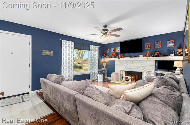 Builiding view three for 12416 Greenway, Sterling Heights, MI. 48312