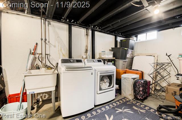 Builiding view twelve for 12416 Greenway, Sterling Heights, MI. 48312