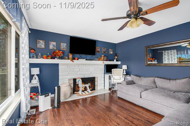 Builiding view two for 12416 Greenway, Sterling Heights, MI. 48312