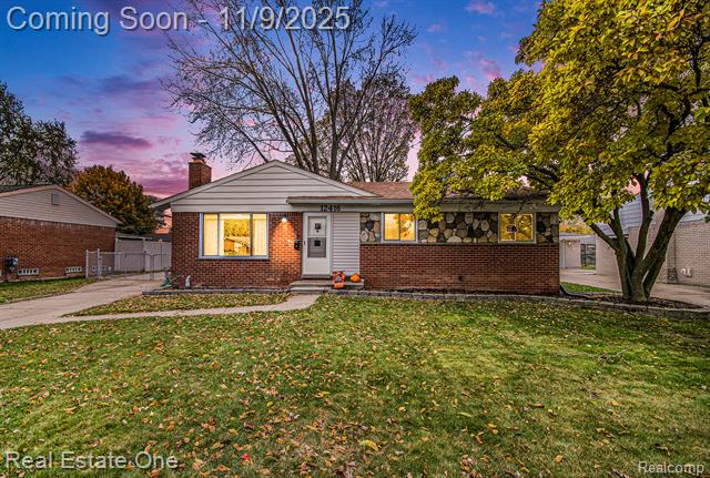 front view for 12416 Greenway Dr, Sterling Heights, Mi. 48312