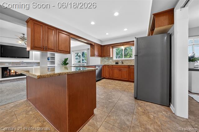 Builiding view eight for 37717 Maas, Sterling Heights, MI. 48312