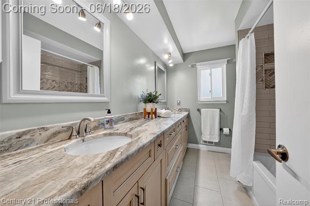 Builiding view fifteen for 37717 Maas, Sterling Heights, MI. 48312