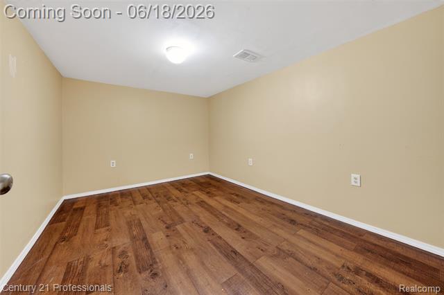Builiding view twenty five for 37717 Maas, Sterling Heights, MI. 48312