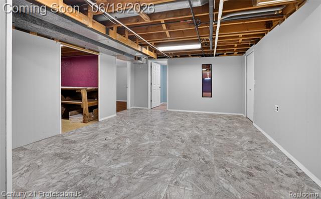 Builiding view twenty seven for 37717 Maas, Sterling Heights, MI. 48312