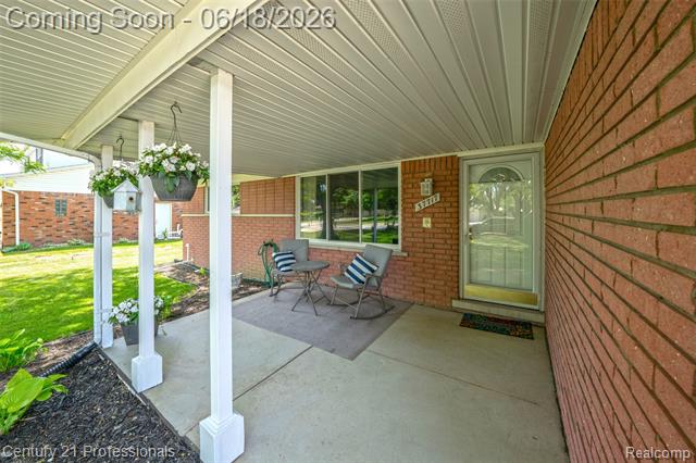 Builiding view two for 37717 Maas, Sterling Heights, MI. 48312