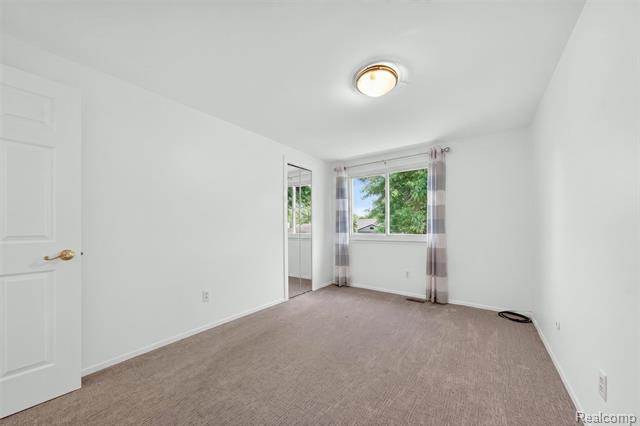 Builiding view fifteen for 2133 Keystone, Sterling Heights, MI. 48310