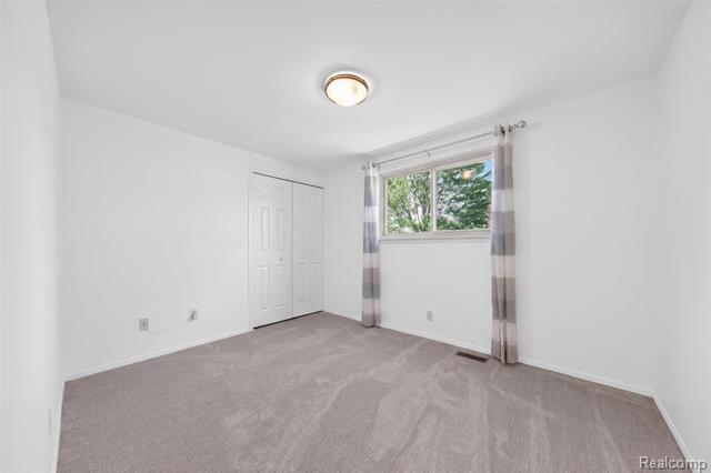 Builiding view sixteen for 2133 Keystone, Sterling Heights, MI. 48310