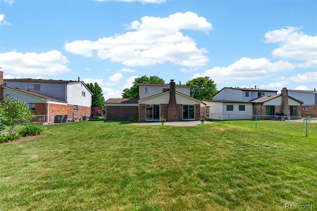 Builiding view twenty five for 2133 Keystone, Sterling Heights, MI. 48310