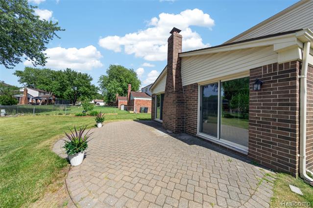 Builiding view twenty six for 2133 Keystone, Sterling Heights, MI. 48310
