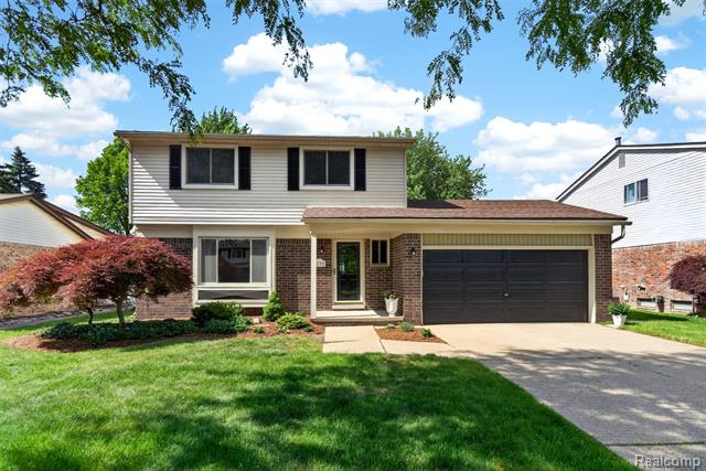 front view for 2133 Keystone Dr, Sterling Heights, Mi. 48310
