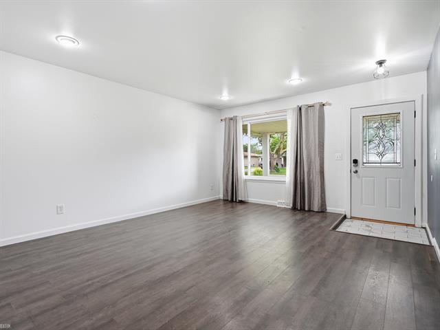 Builiding view one for 3079 Juanita, Sterling Heights, MI. 48310