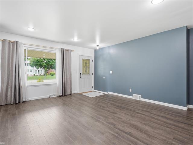 Builiding view two for 3079 Juanita, Sterling Heights, MI. 48310