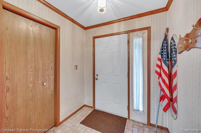 Builiding view eight for 5015 Fox Hill, Sterling Heights, MI. 48310