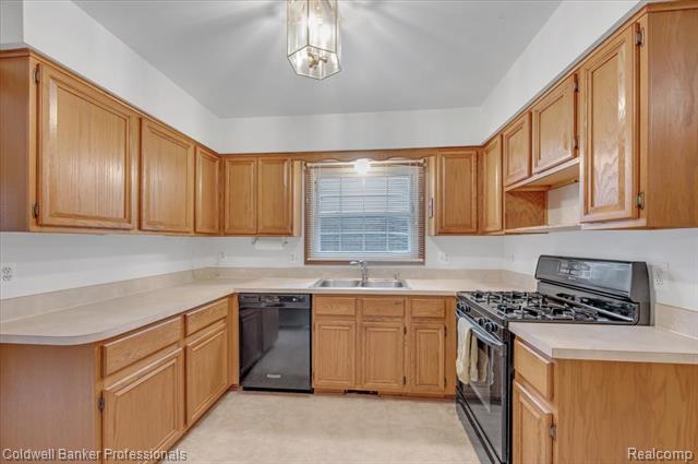 Builiding view thirteen for 5015 Fox Hill, Sterling Heights, MI. 48310