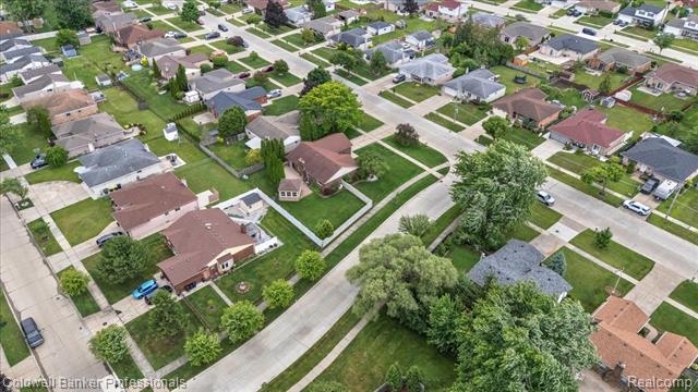 Builiding view thirty one for 5015 Fox Hill, Sterling Heights, MI. 48310