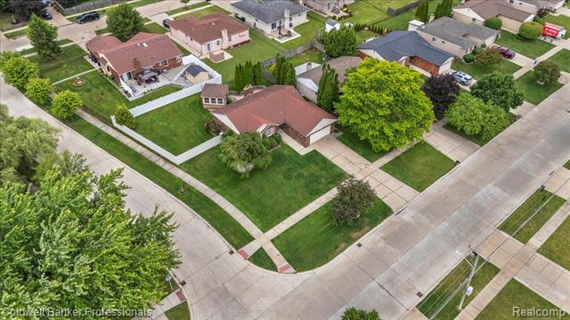 Builiding view thirty for 5015 Fox Hill, Sterling Heights, MI. 48310