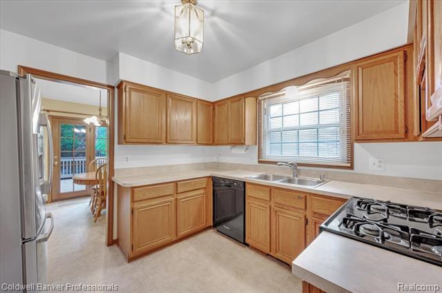 Builiding view twelve for 5015 Fox Hill, Sterling Heights, MI. 48310