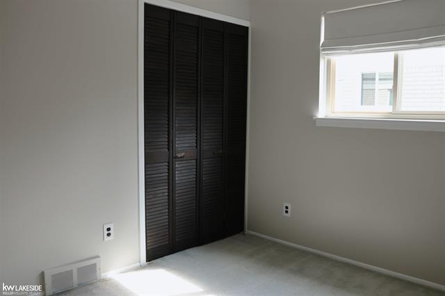 Builiding view fourteen for 13339 Roxbury, Sterling Heights, MI. 48312
