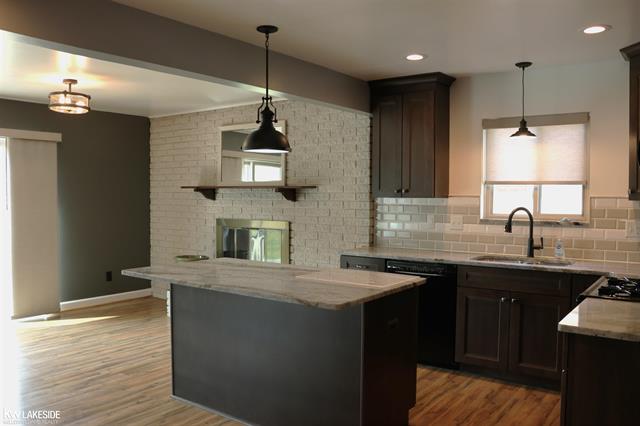 Builiding view ten for 13339 Roxbury, Sterling Heights, MI. 48312