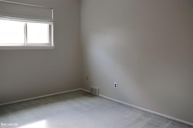 Builiding view thirteen for 13339 Roxbury, Sterling Heights, MI. 48312