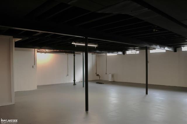 Builiding view twenty three for 13339 Roxbury, Sterling Heights, MI. 48312