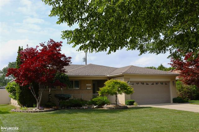 front view for 13339 Roxbury Dr, Sterling Heights, Mi. 48312