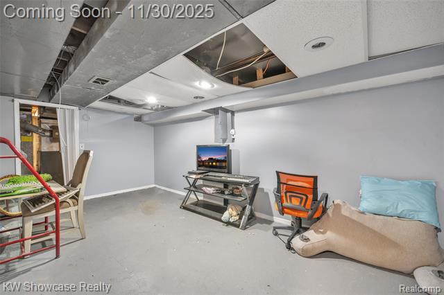 Builiding view fifty seven for 11266 Plumbrook, Sterling Heights, MI. 48312