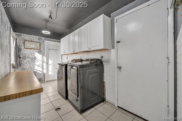 Builiding view forty five for 11266 Plumbrook, Sterling Heights, MI. 48312