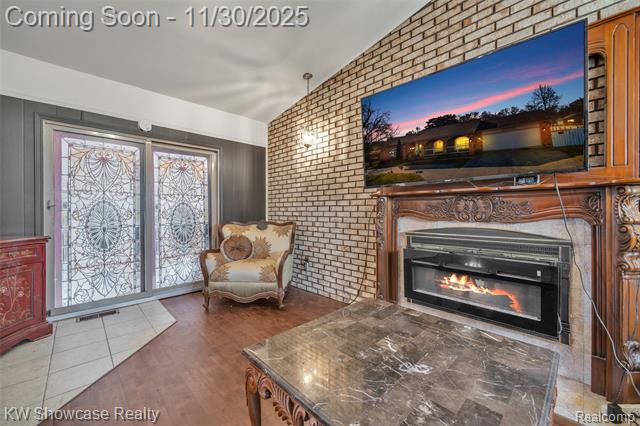 Builiding view thirty for 11266 Plumbrook, Sterling Heights, MI. 48312