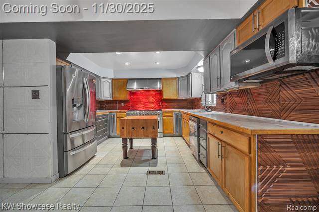 Builiding view twenty three for 11266 Plumbrook, Sterling Heights, MI. 48312