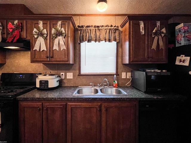 Builiding view five for 20642 Raleigh, Clinton Township, MI. 48036