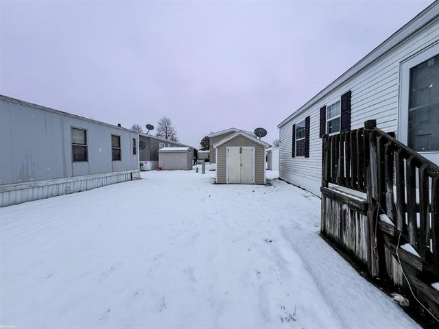 Builiding view twenty one for 20642 Raleigh, Clinton Township, MI. 48036