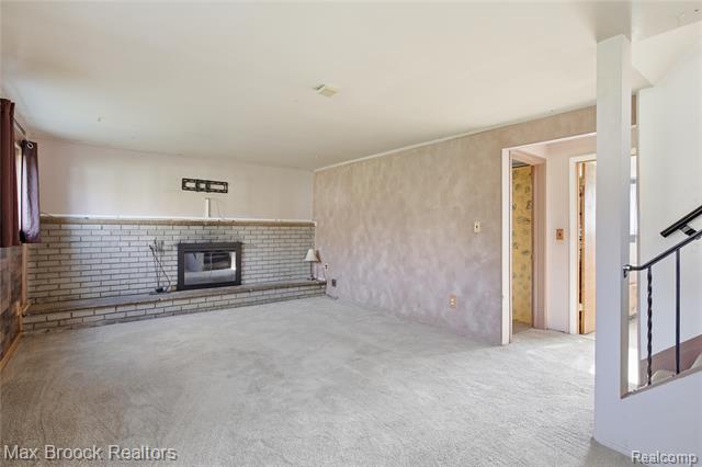 Builiding view eighteen for 8759 Calvert, Sterling Heights, MI. 48312