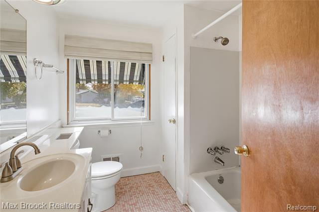 Builiding view fourteen for 8759 Calvert, Sterling Heights, MI. 48312