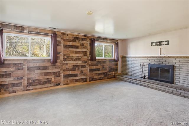 Builiding view seventeen for 8759 Calvert, Sterling Heights, MI. 48312