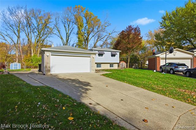 Builiding view thirty one for 8759 Calvert, Sterling Heights, MI. 48312