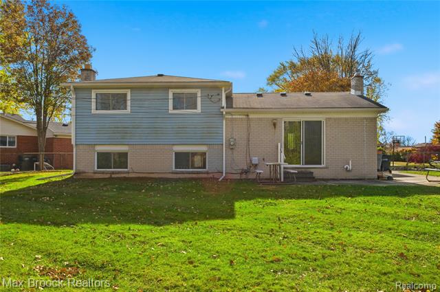 Builiding view twenty nine for 8759 Calvert, Sterling Heights, MI. 48312