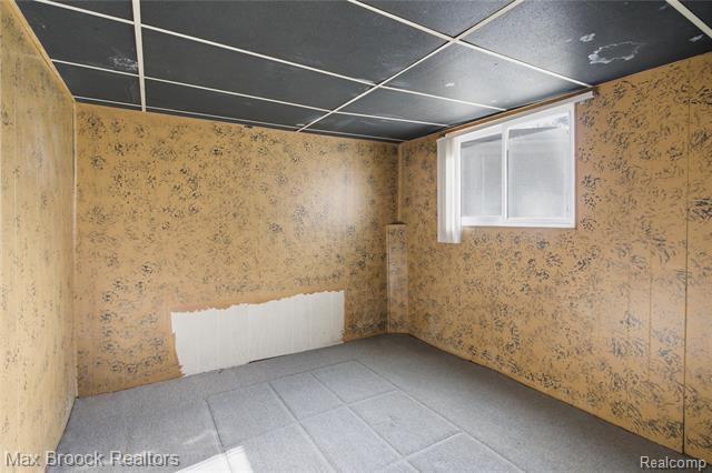 Builiding view twenty for 8759 Calvert, Sterling Heights, MI. 48312