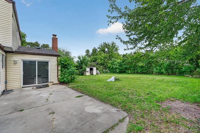 Builiding view forty one for 8452 Doncaster, Sterling Heights, MI. 48312