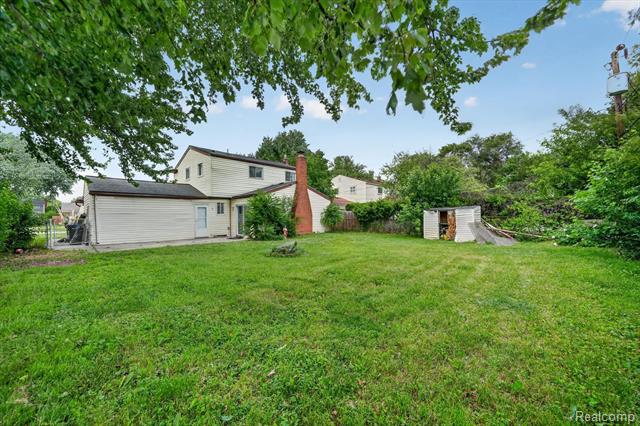 Builiding view forty two for 8452 Doncaster, Sterling Heights, MI. 48312